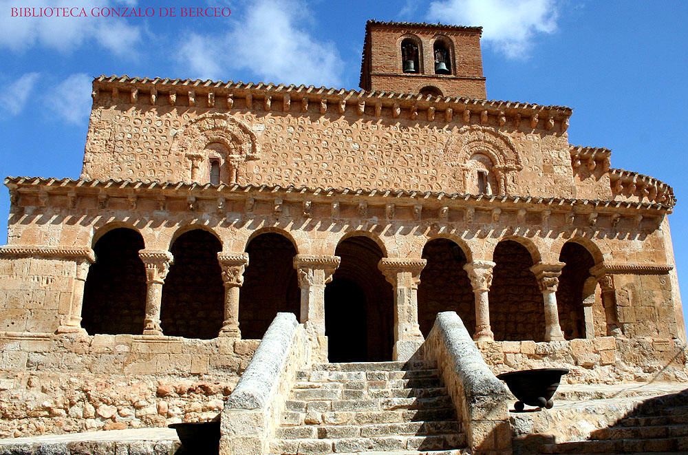 Vista general de la iglesia románica de San Miguel en San Esteban de Gormaz(Soria). En la imagen de portada información sobre este monumento.